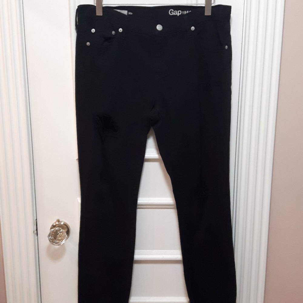 🛍 GAP distressed straight leg jeans